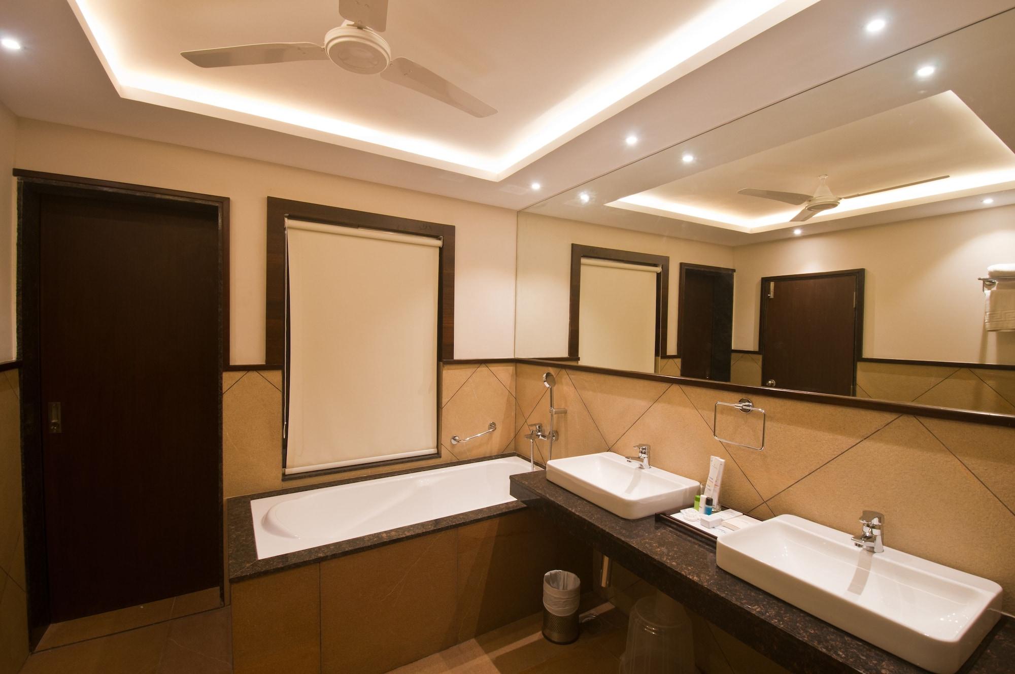 Calangute Towers - Am Hotel Kollection Extérieur photo